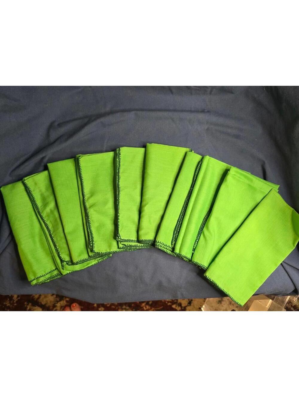 Set of 10 Green Cotton Pique Napkins with Dark Green Stitching